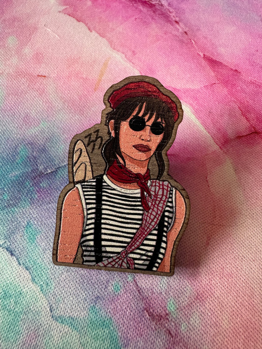 EX 33 Sciel Pin Badge